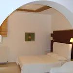 Christina Skiathos Lägenhetshotell Vromolimnos