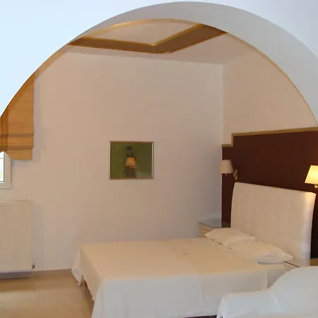 Christina Skiathos Apart Otel Vromolimnos