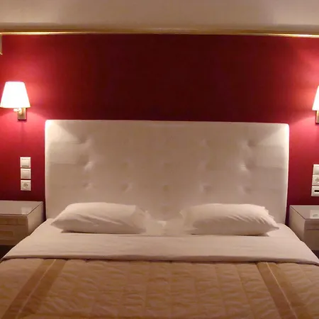 Christina Skiathos Apart Otel Vromolimnos