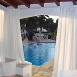 Christina Skiathos Aparthotel Vromolimnos