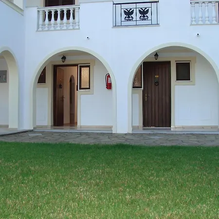 Christina Skiathos Aparthotel 3*
