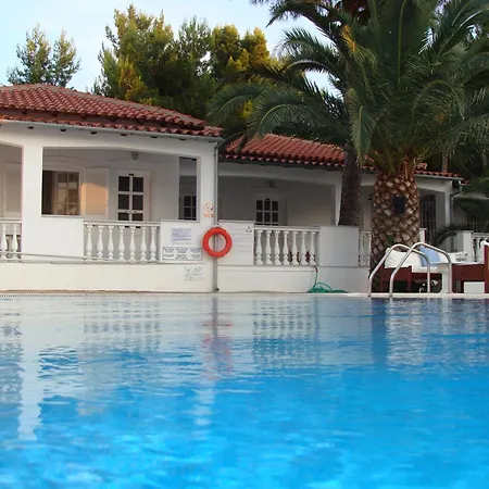 Christina Skiathos Aparthotel 3*