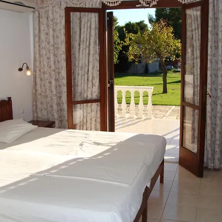 Christina Skiathos 3* Vromolimnos